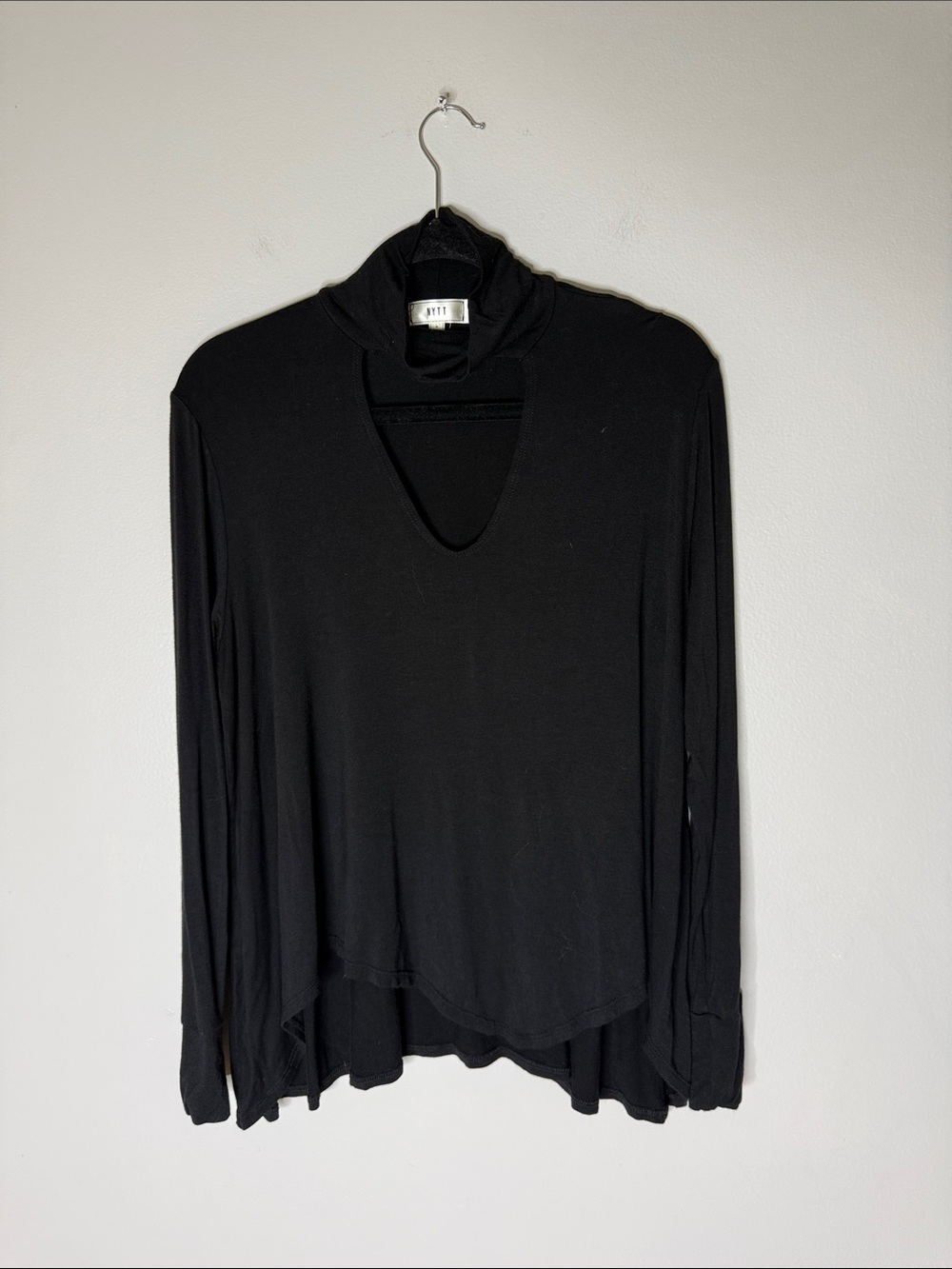 NYTT Black Cutout Turtleneck Long-Sleeve Top Size Medium
